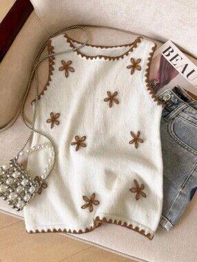 Women's Contrast Trim Crew Neck Sleeveless Knit Top